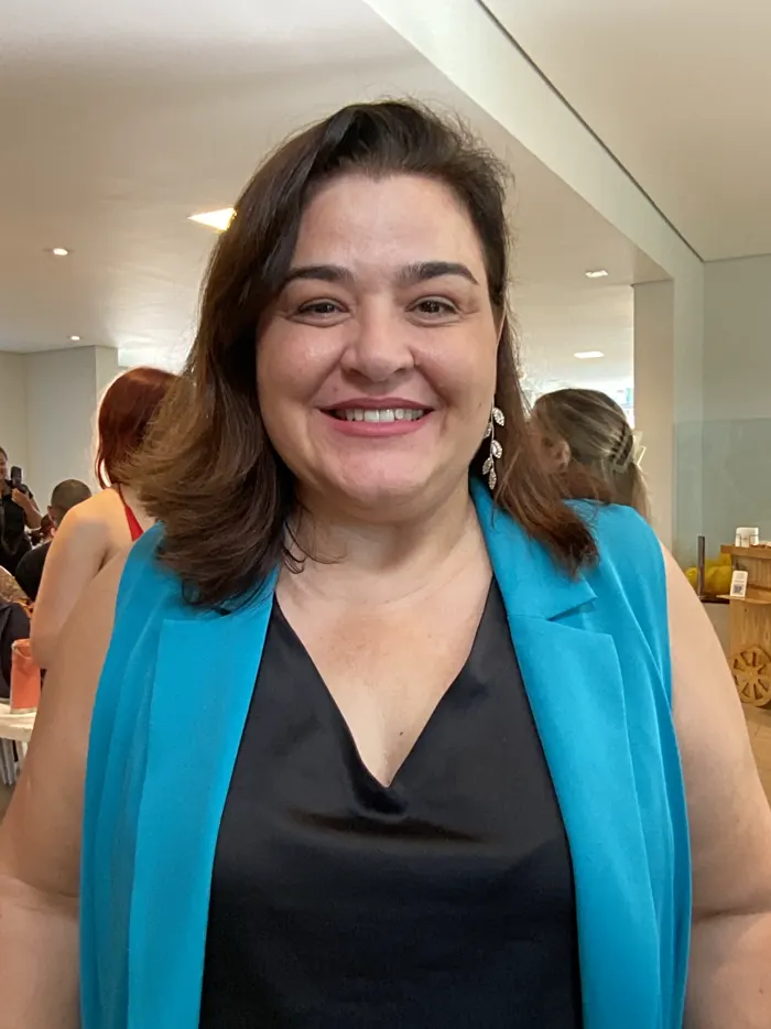 Antes: selfie comum da convidada na festa